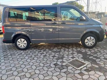 Volkswagen T6 Caravelle 2.0 TDI 110 CV 9 POSTI