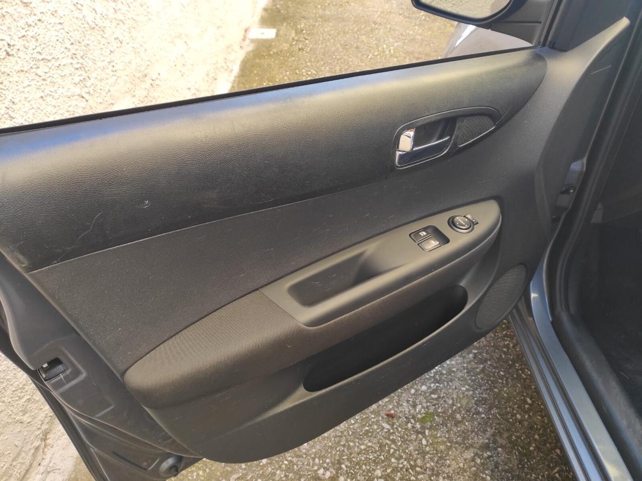 HYUNDAI I20 5 PORTE 1100 DIESEL MOTORE NUOVO