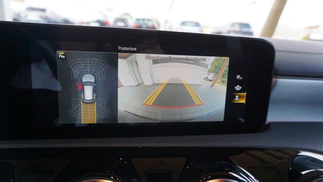 MERCEDES-BENZ CLA 200 d Automatic Shooting Brake Premium AMG Line