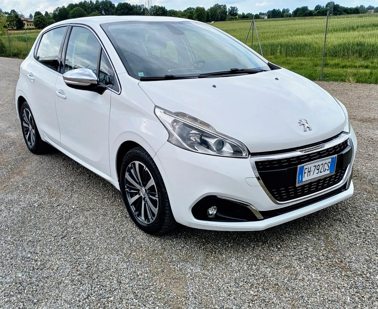 Peugeot 208 PureTech 82 5 porte Allure