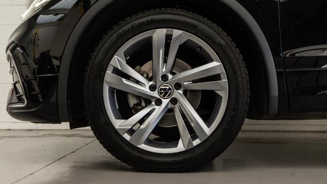 VOLKSWAGEN Tiguan 2.0 TDI SCR DSG 4MOTION R-Line UNIPRO