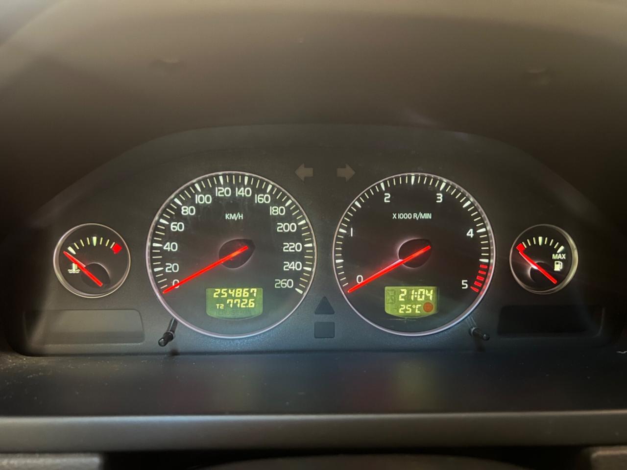 Volvo XC 90 XC90 2.4 D5 185 CV AWD Momentum