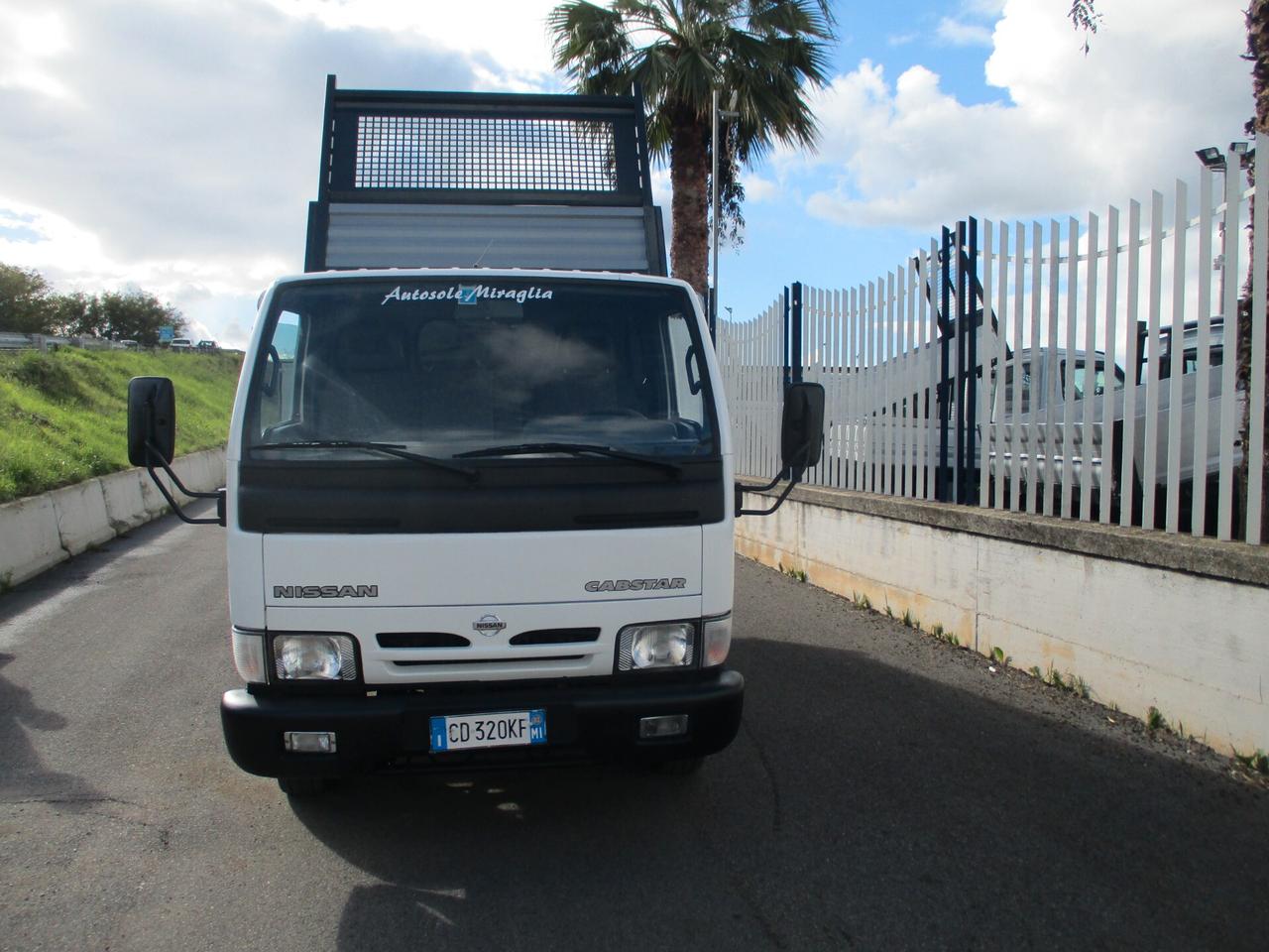 Nissan Cabstar 3000 120CV RIBALTBILE TRILATERALE **PERFETTO**