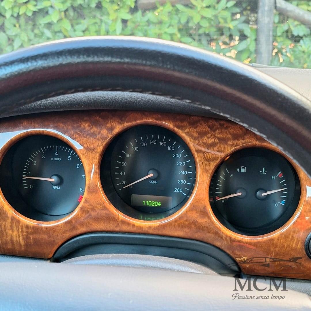 Jaguar XJ8 - 3.2 - V8 Executive - PARI AL NUOVO