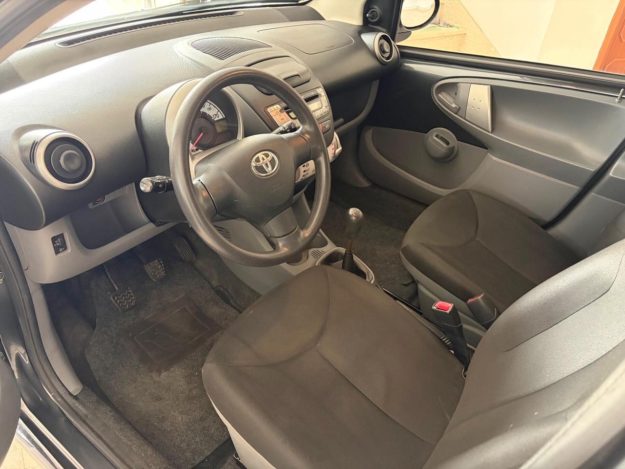 TOYOTA AYGO 1.0 68 CV 5 PORTE 80.000 KM