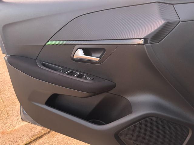 PEUGEOT 208 1.2cc 72cv ACTIVE Android/IOS CruiseControl