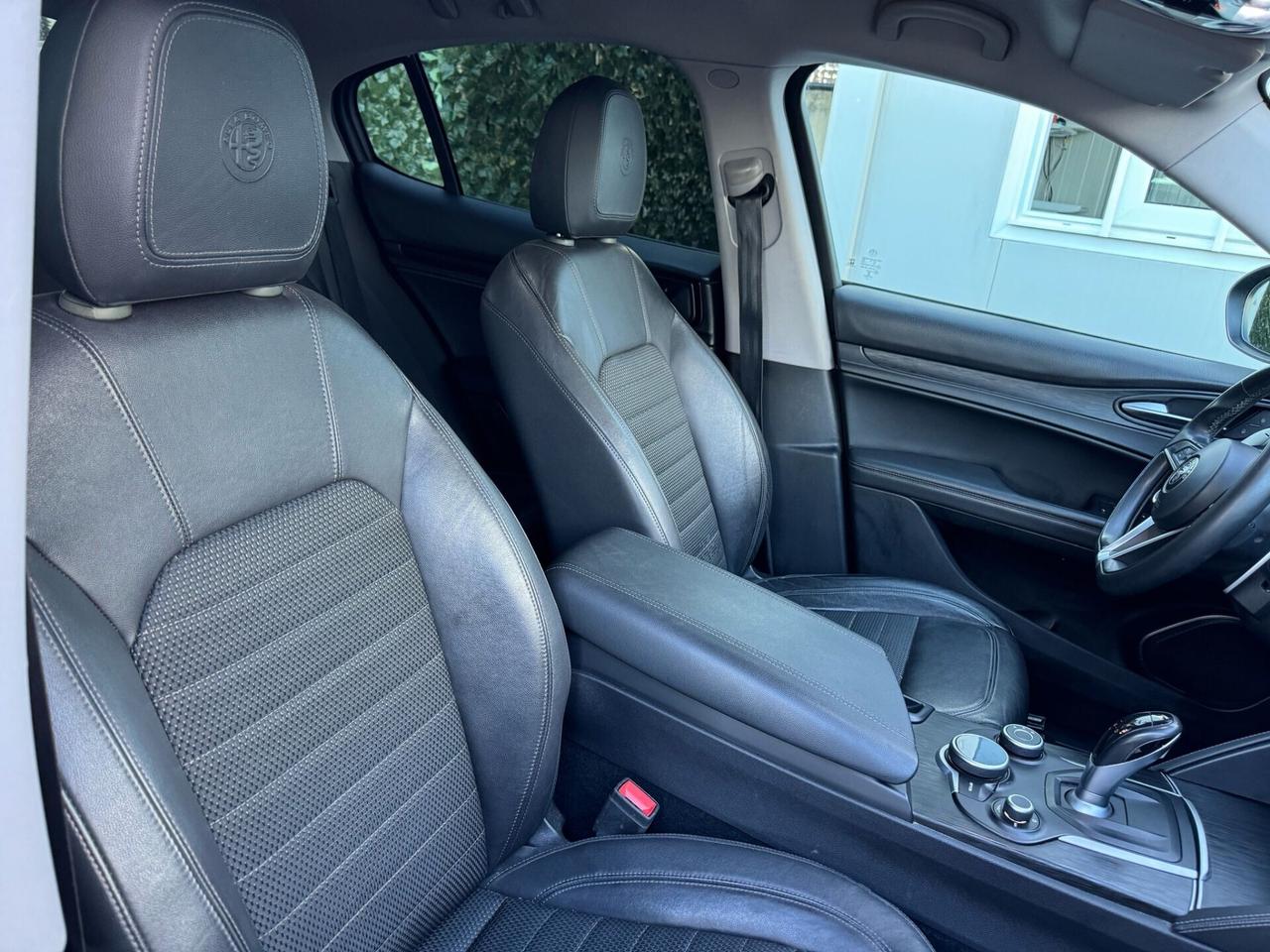 Stelvio 2.2 TD 180CV AT8 RWD Executive