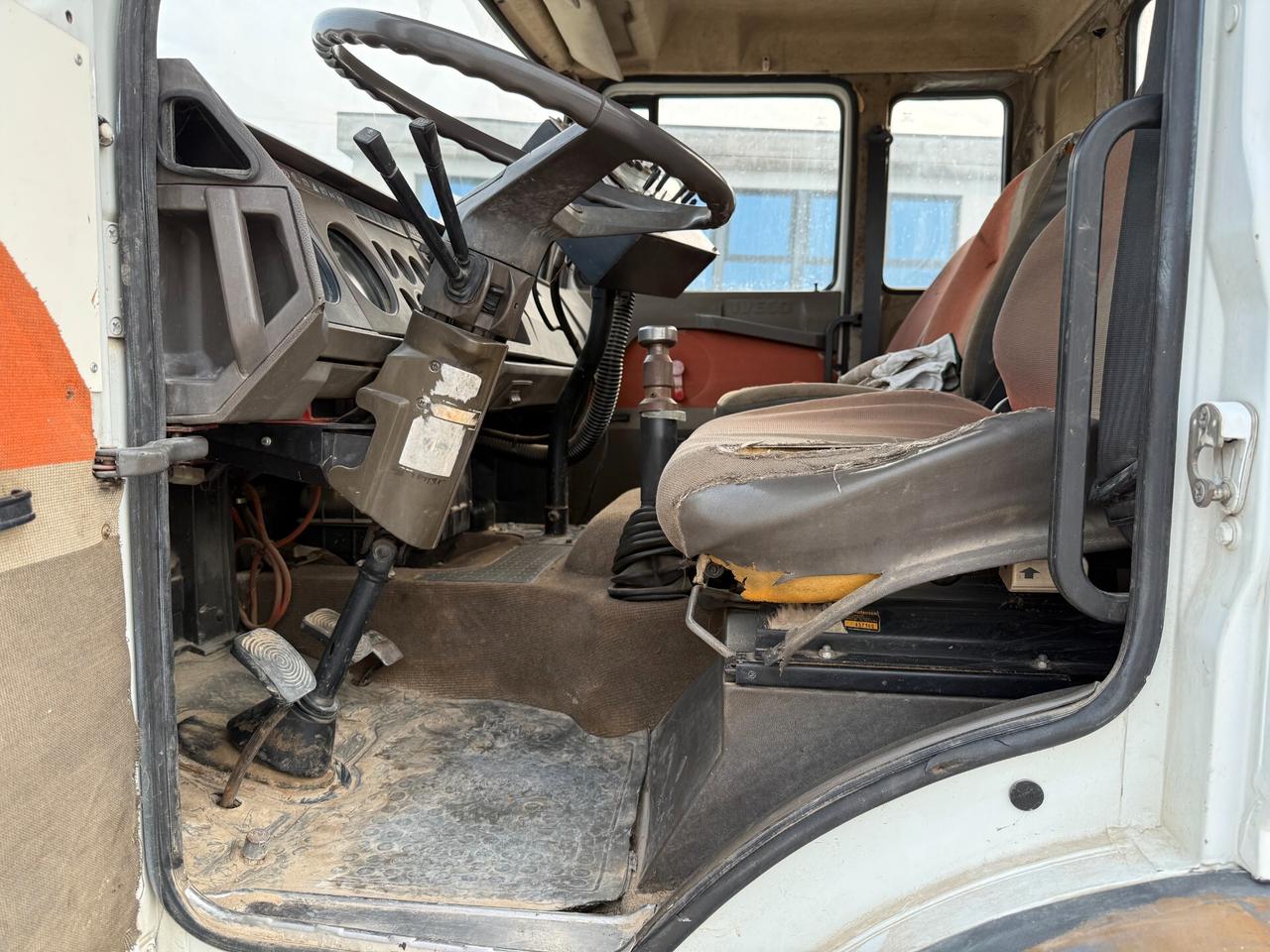 Iveco 135.17 Wasser-Streu-Tank 6.950L