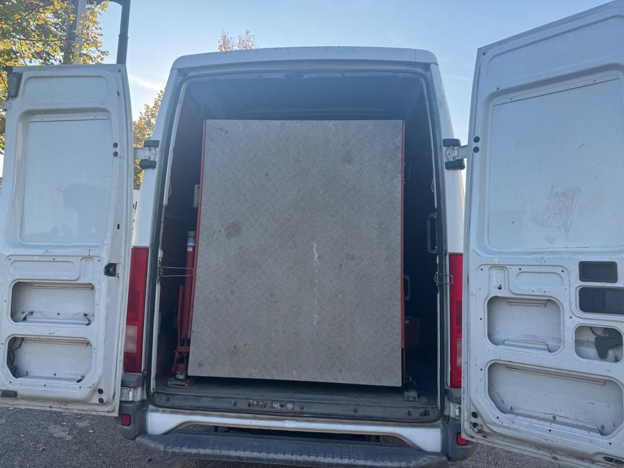 Iveco Daily ( PASSO LUNGO )