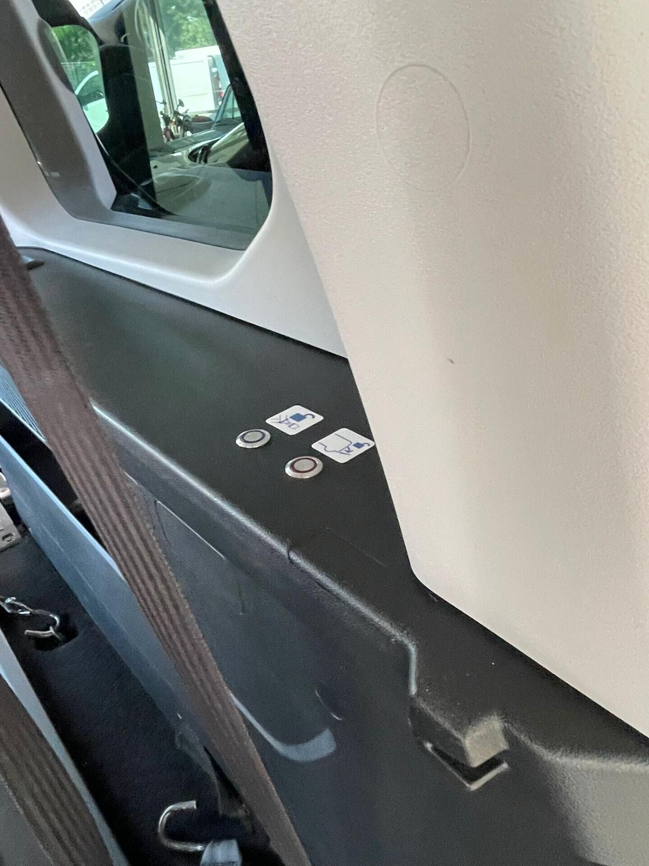 Opel Combo TRASPORTO DISABILI PIANALE RIBASSATO