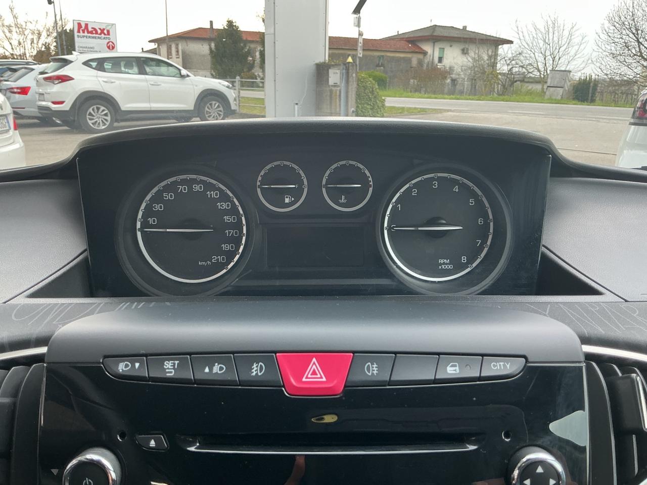 Lancia Ypsilon 1.2 benzina Neopatentati