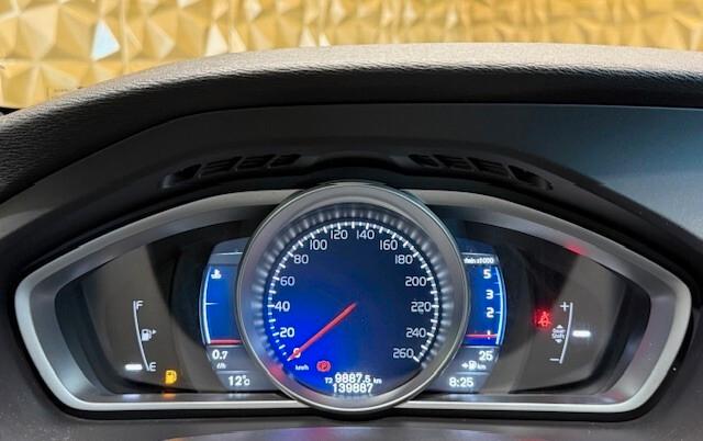 Volvo V40 D2 R-design