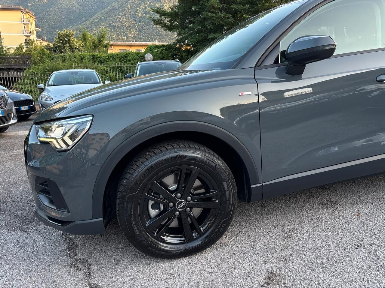 Audi Q3 40 TDI quattro S tronic S- line LED MATRIX