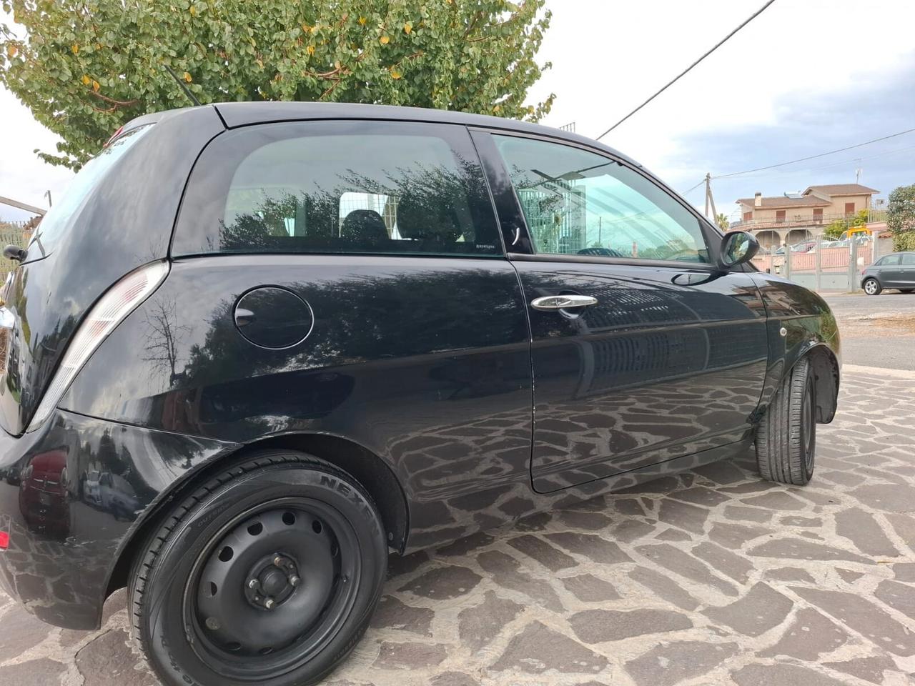 Lancia Ypsilon 1.2 Argento