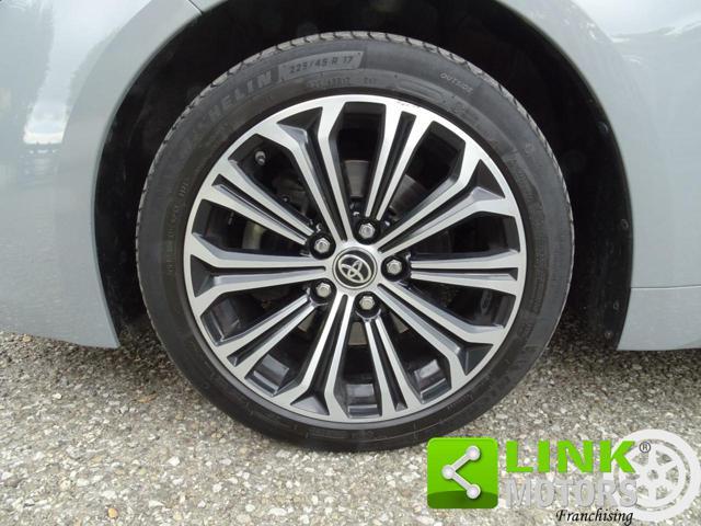 TOYOTA Corolla Touring Sports 2.0 Hybrid Business