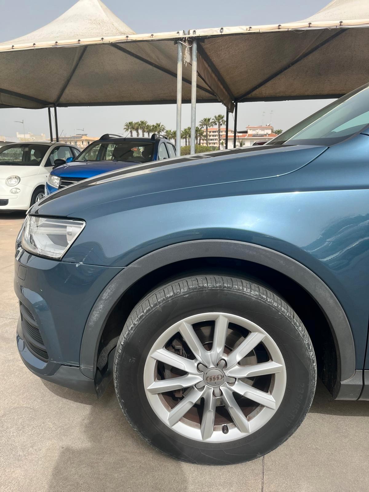 Audi Q3 2.0 TDI 150 CV Business