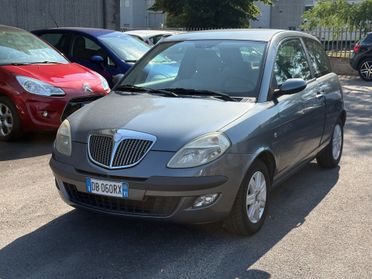 Lancia Ypsilon 1.2 Oro Bianco