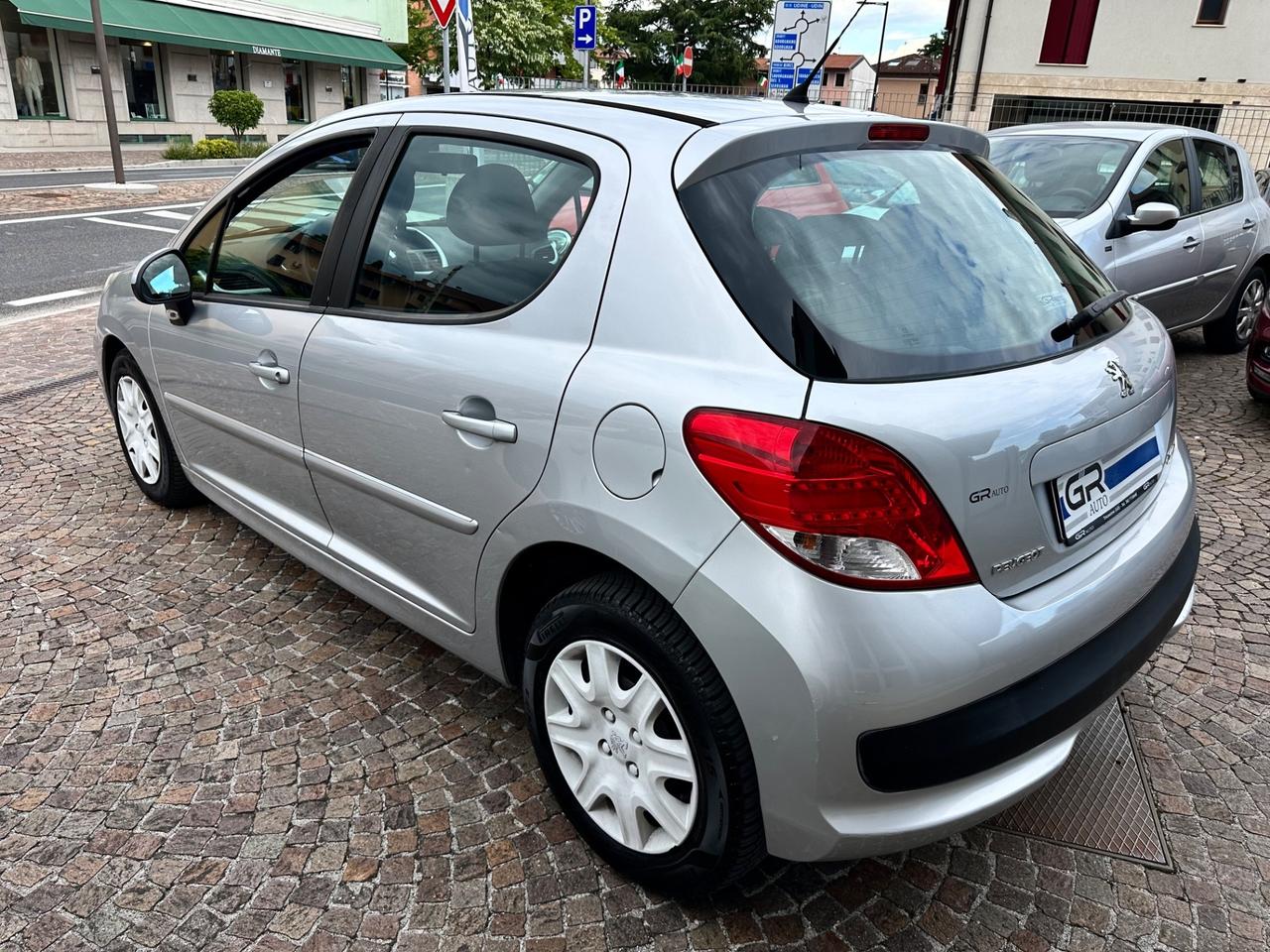 Peugeot 207 1.4Bz 95CV 5p Allure -Neopatentati