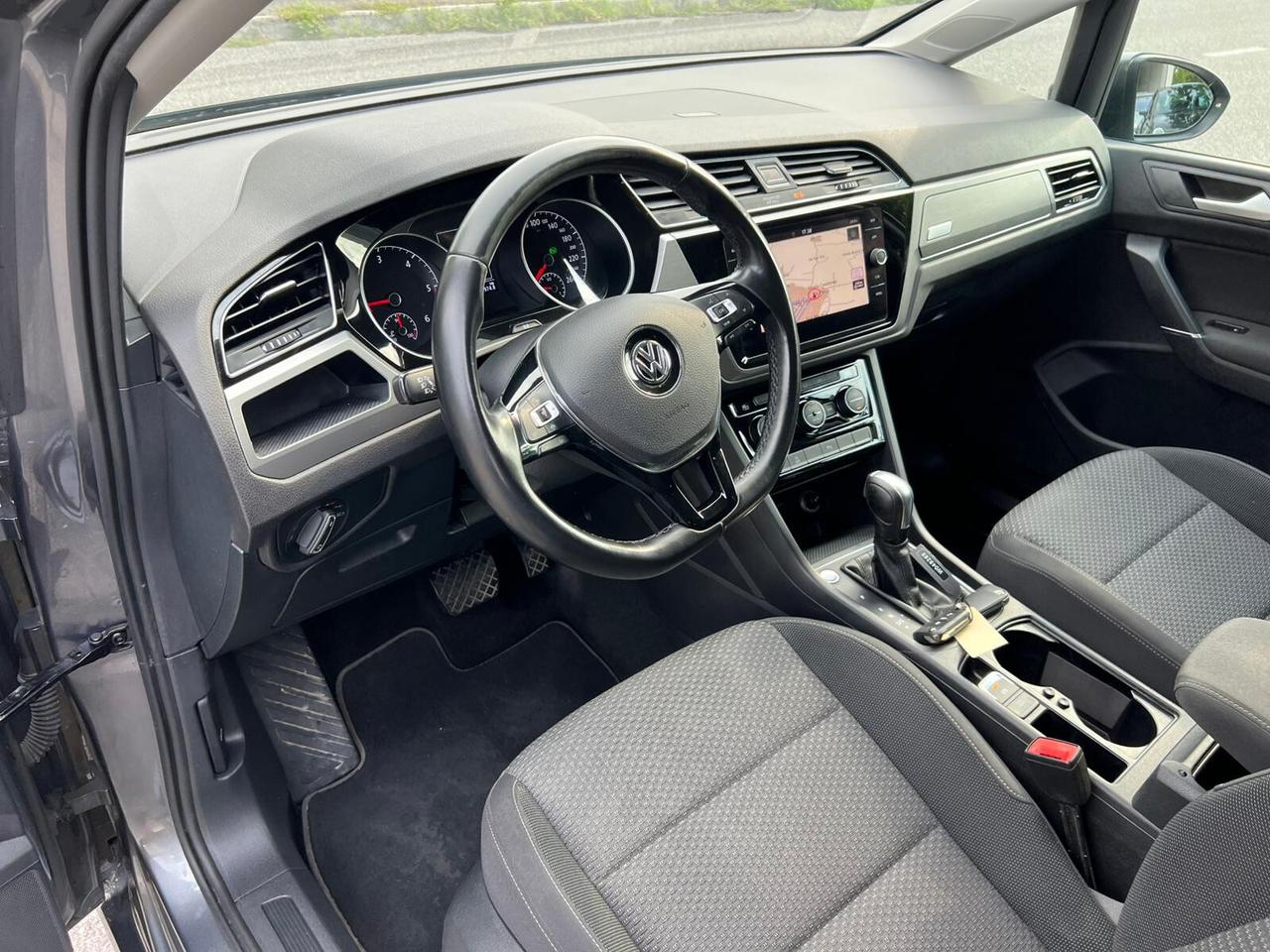 Volkswagen Touran 2.0 TDI 150 CV SCR DSG Business BlueMotion Technology