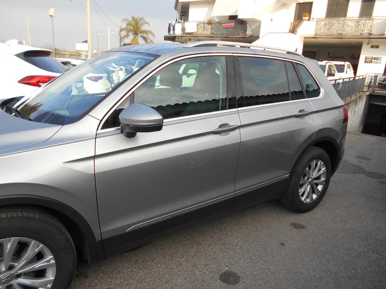 Volkswagen Tiguan 2.0 TDI SCR DSG Business BlueMotion Technology