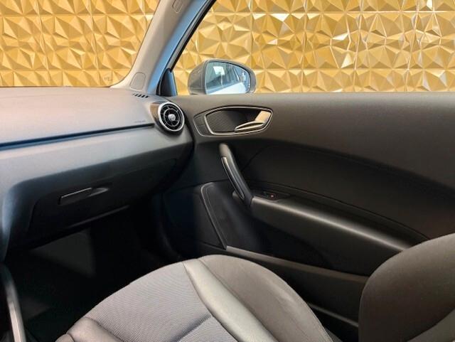 Audi A1 3p 1.6 tdi S-line 105cv