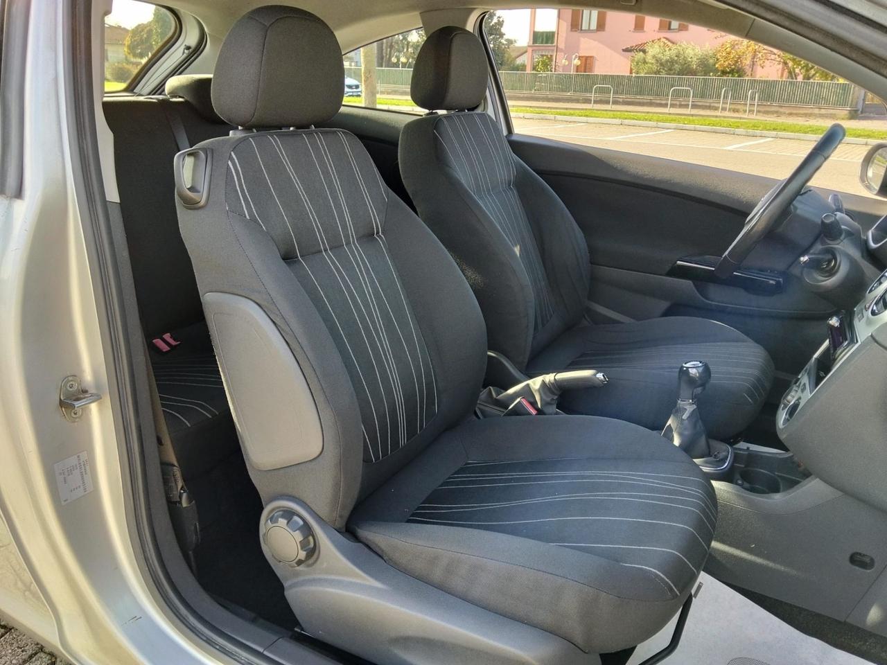 Opel Corsa 1.2 82Cv 3 Porte*Aux*Neopatentati