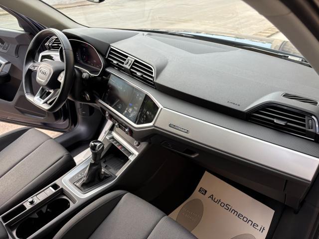 AUDI Q3 35 TDI quattro S tronic Business COCKPIT