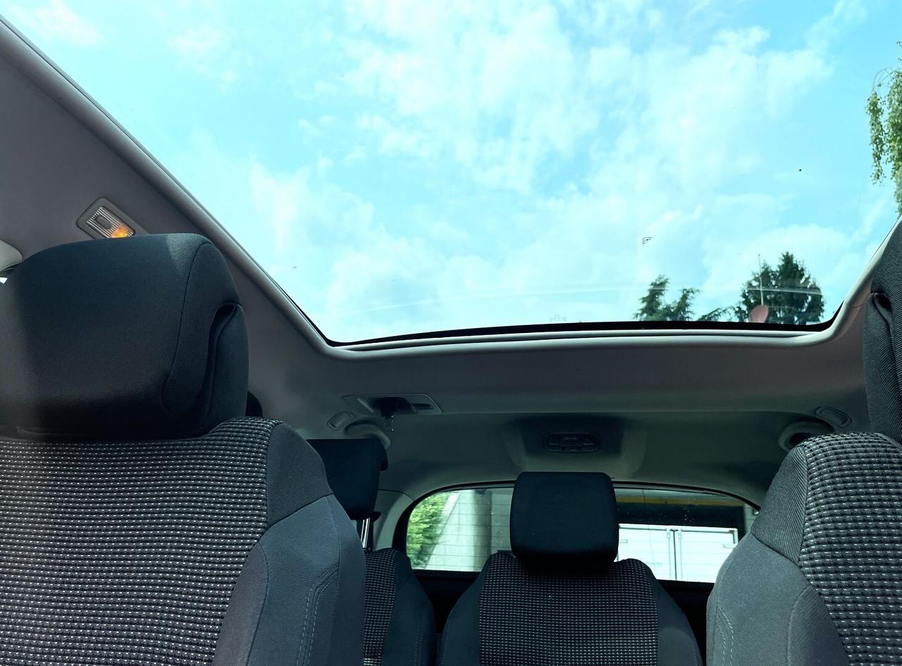 Peugeot 5008 1.6 Hdi - 7 Posti - Tetto Panoramico