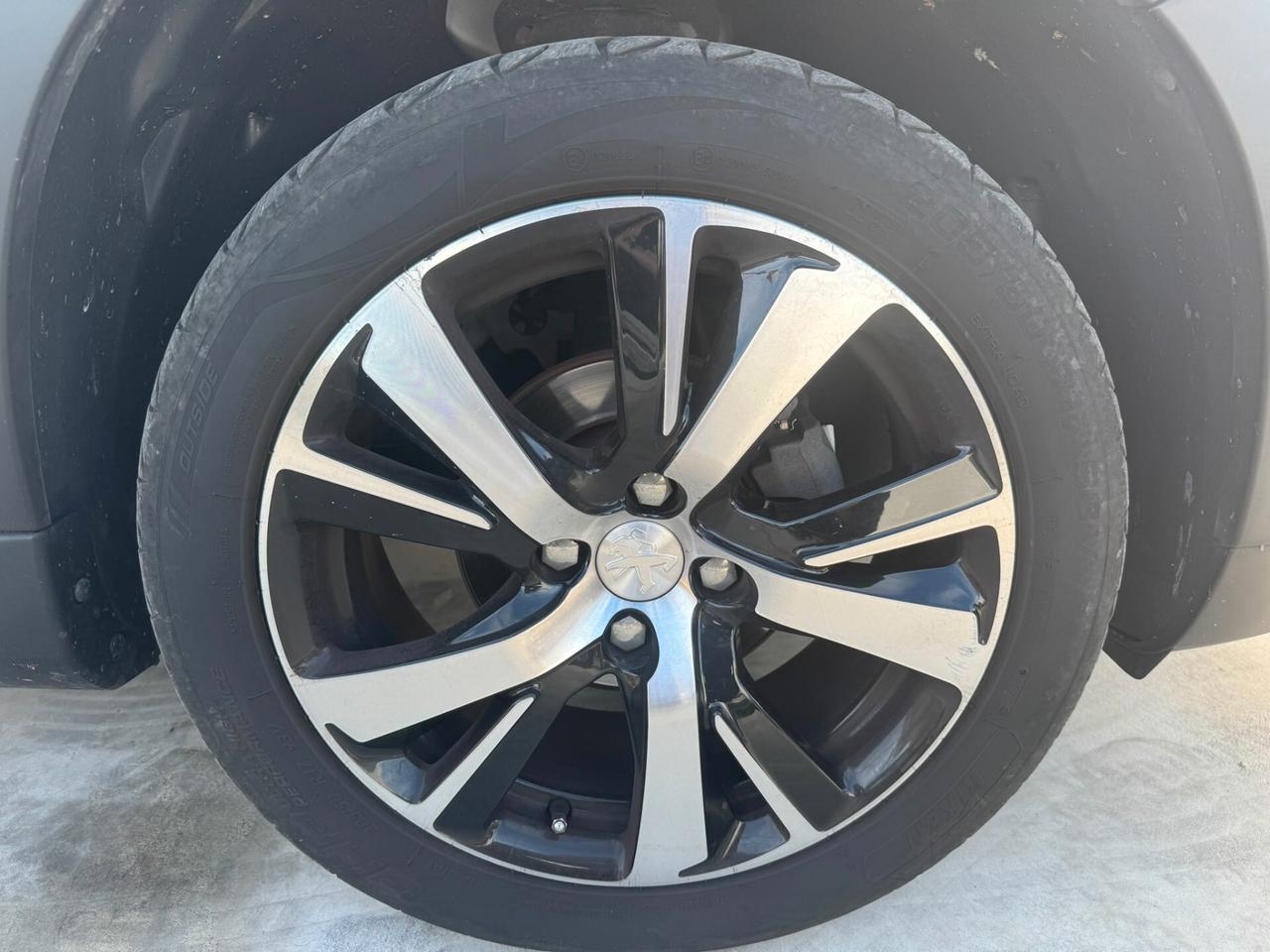 Peugeot 2008 BlueHDi 100 S&S