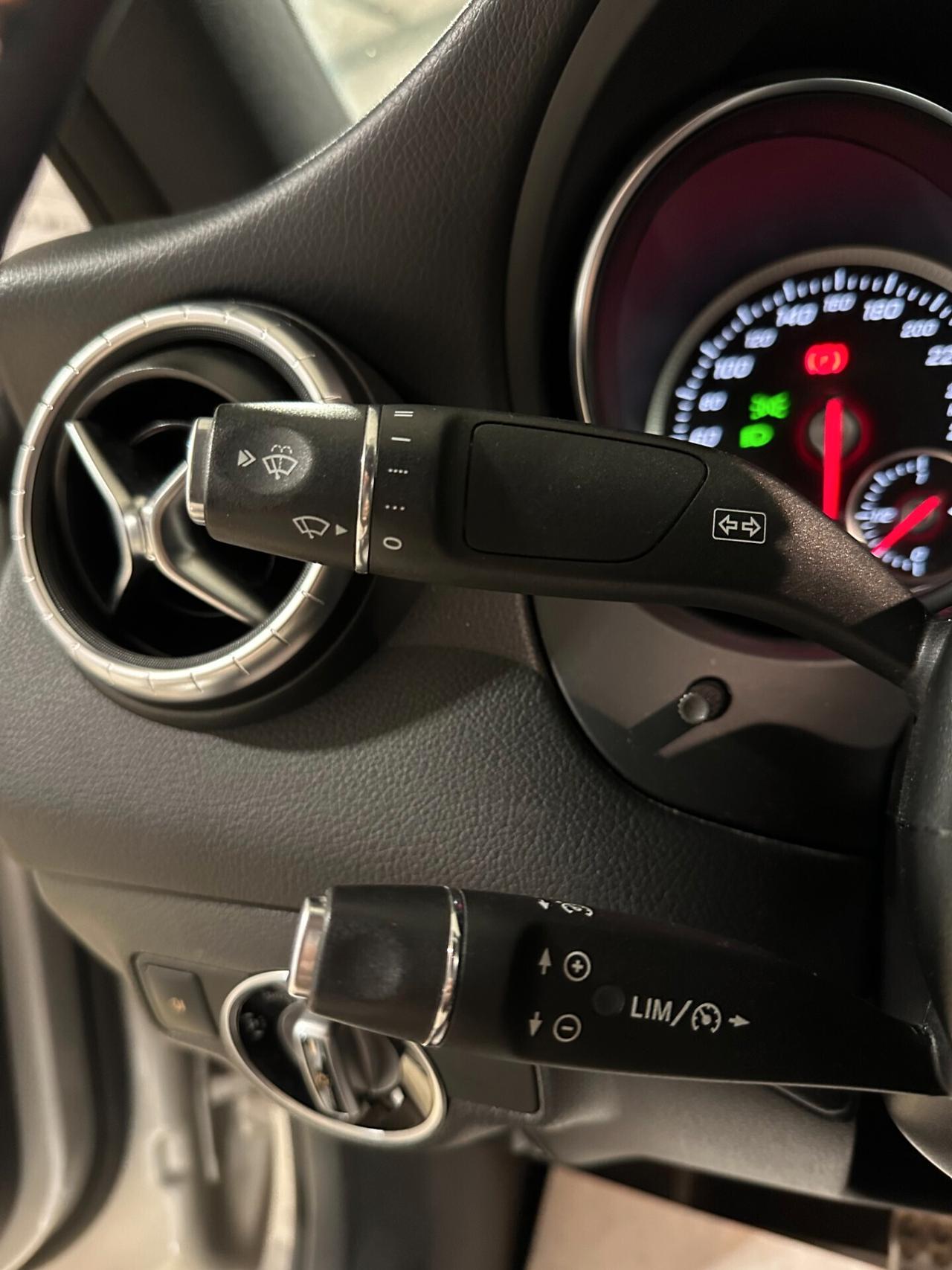 Mercedes-benz CLA 180 Premium AMG - AUTO NEOPATENTATI