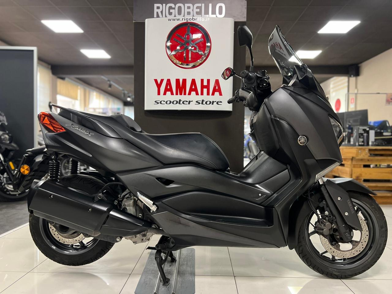Yamaha X-Max 300