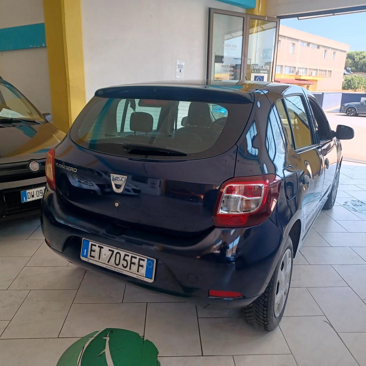 134188KM SANDERO GPL DI FABBRICA PERFETTA