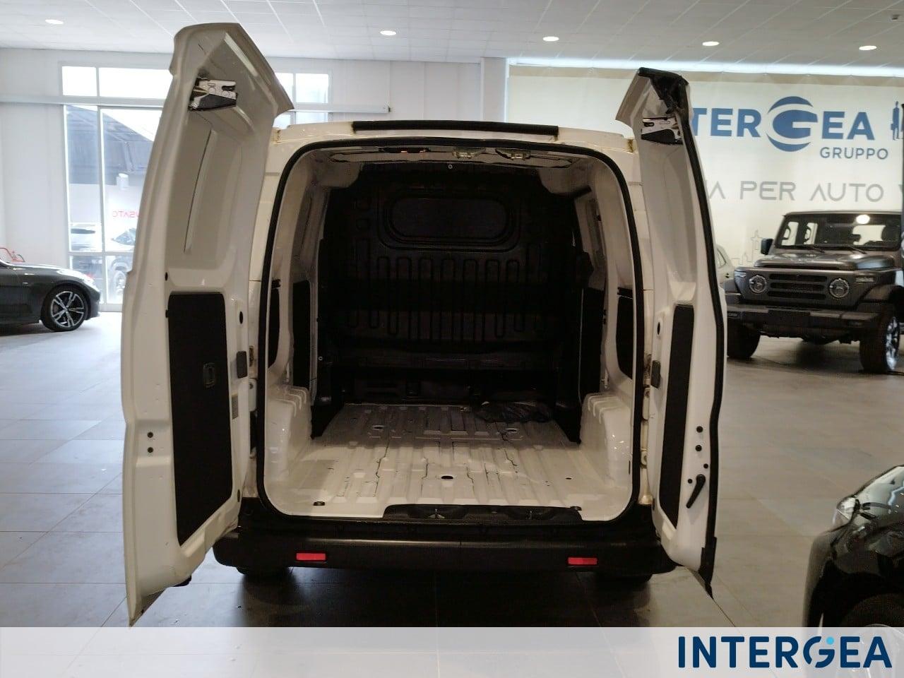 NISSAN e-nv200 2.ZERO van