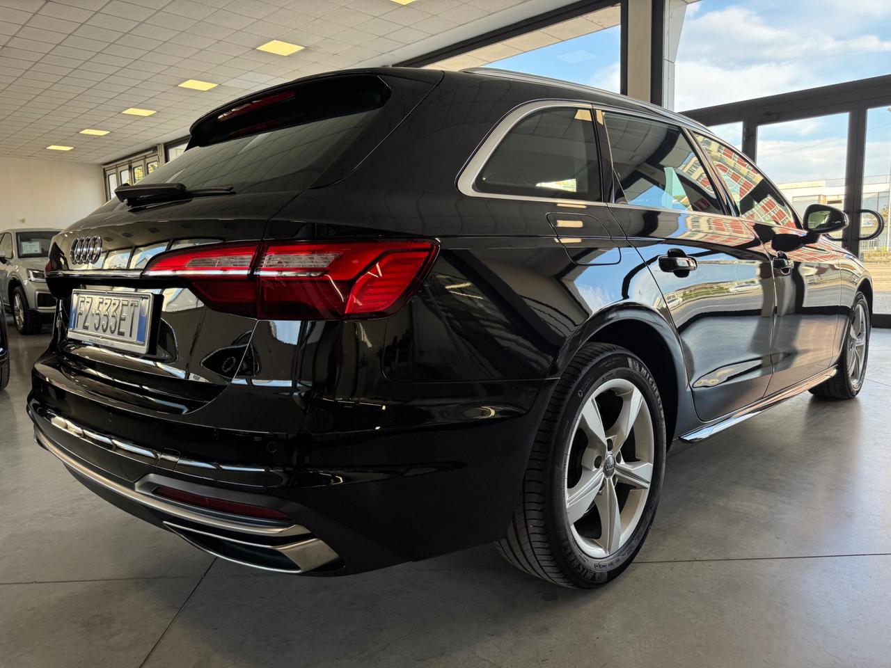 Audi A4 Avant 30 2.0 tdi mhev Business Advanced 136cv s-tronic