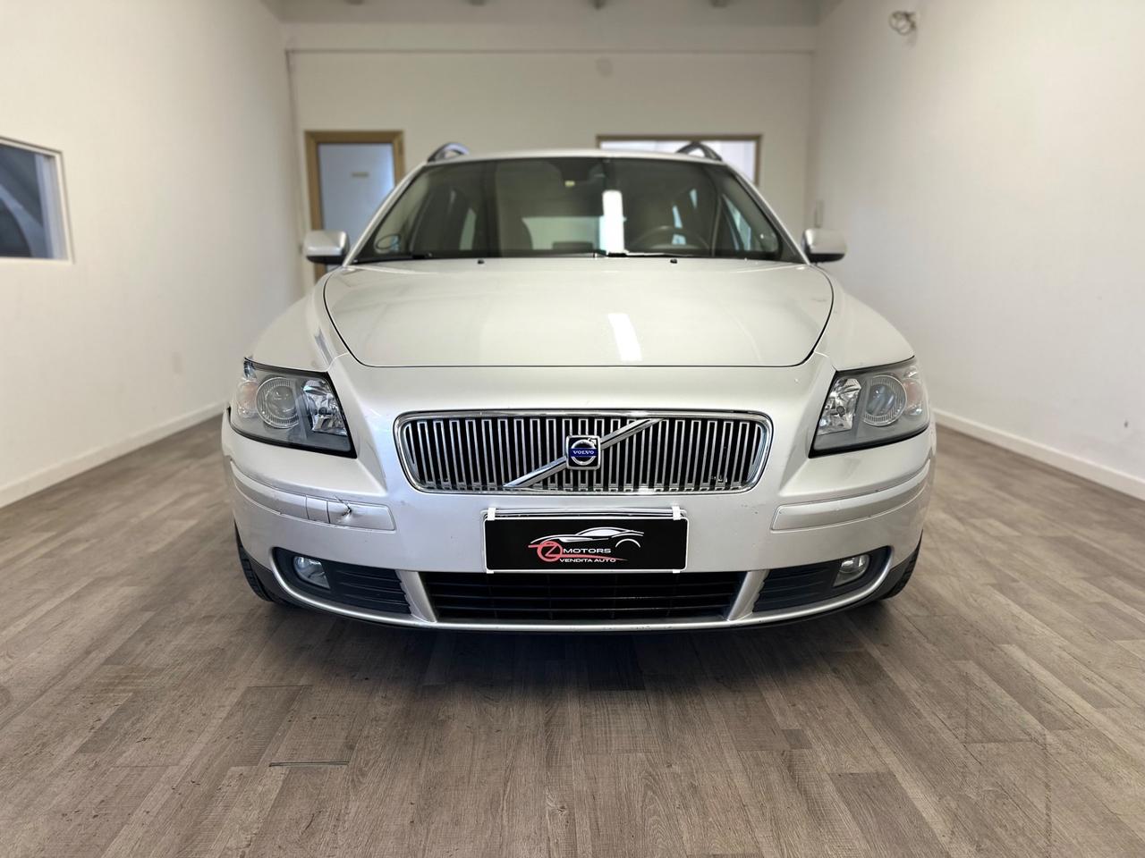 Volvo V50 2.4 D5 cat aut. Momentum AUTOMATICA