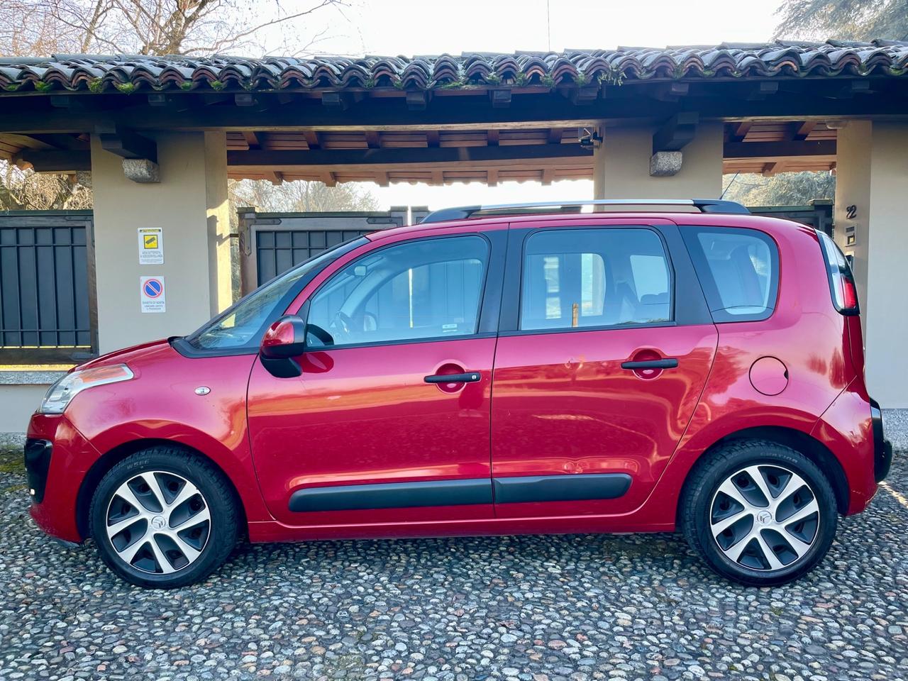 Citroen C3 Picasso 1.6 HDi 90 Exclusive *SOLO 138000 KM*