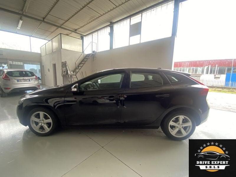 Volvo V40 D2 Geartronic R-Design Momentum