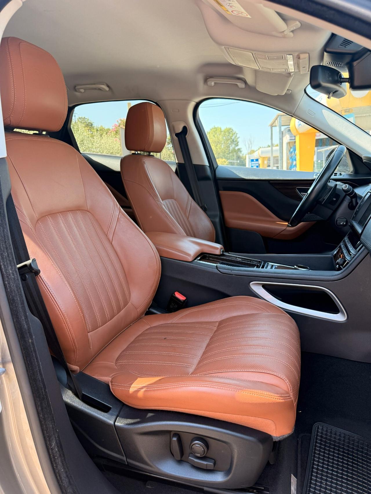 Jaguar F-Pace 2.0 D 180 CV AWD aut. Portfolio