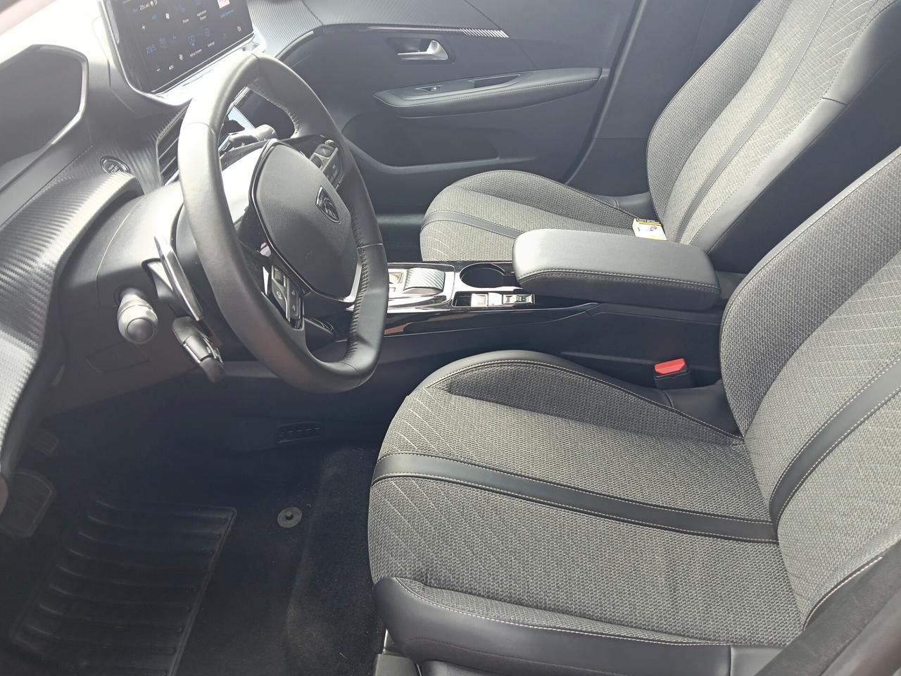 Peugeot 208 Hybrid 100 e-DCS6 Allure 2025