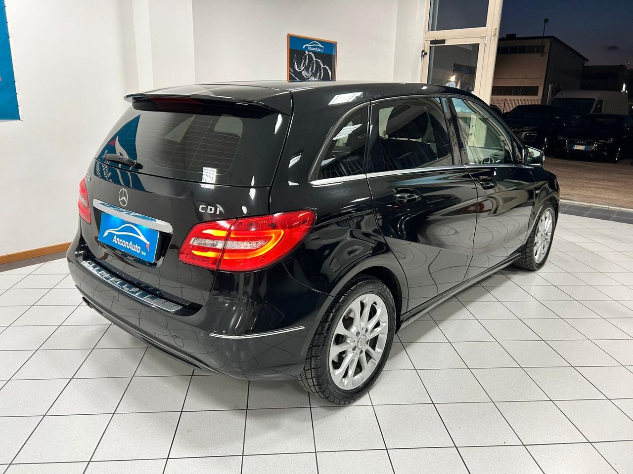 Mercedes-benz B 180 d 2012