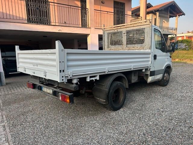 Iveco Daily 35C9K/BarTor.2.8D RIBALTABILE TRILATERALE