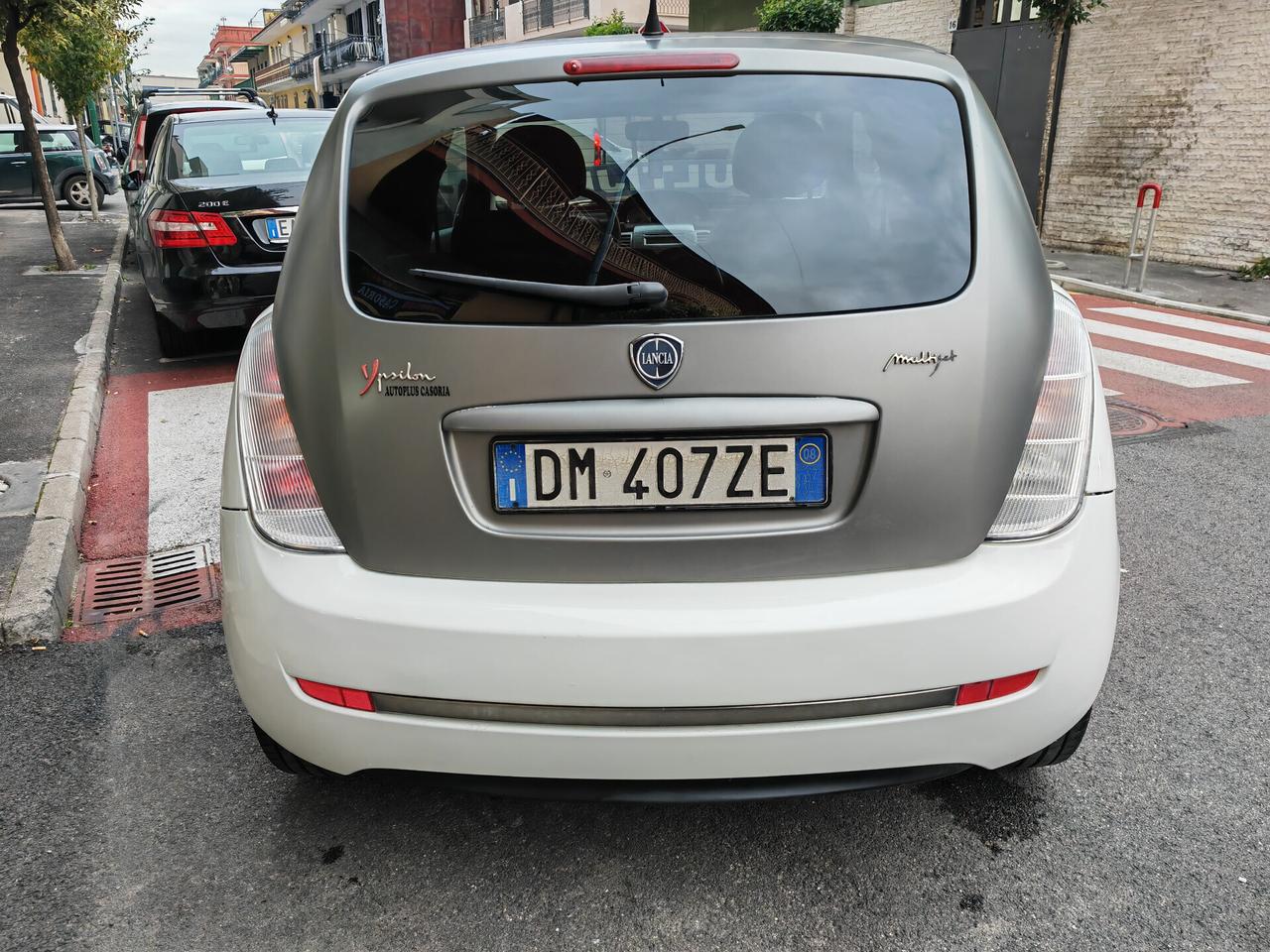 LANCIA YPSILON 1.3 MJT CV105 KW77 MOMODESIGN