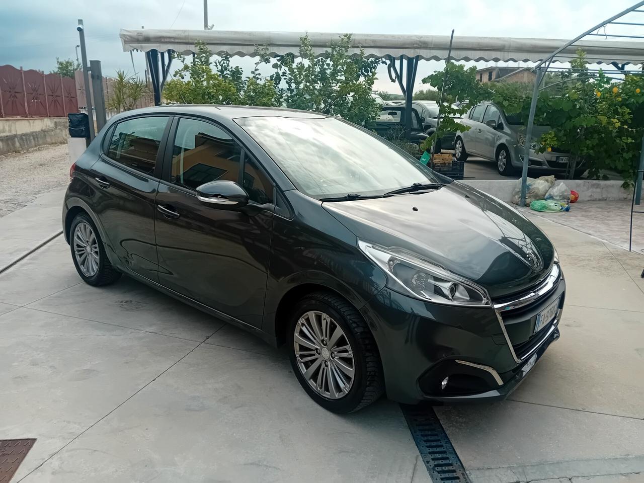 Peugeot 208 PureTech 82 5 porte Allure