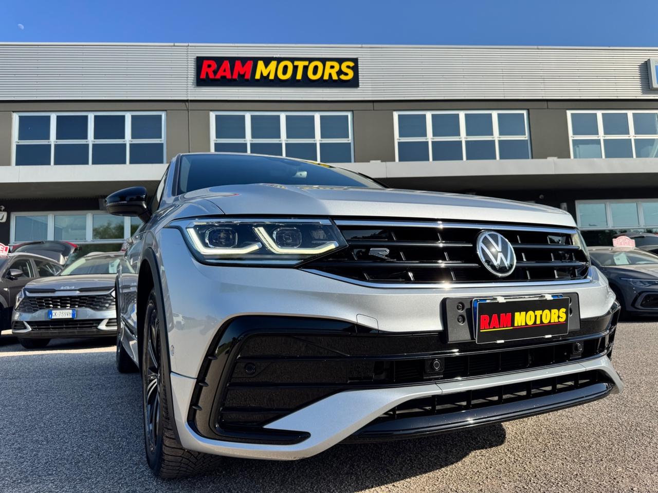 Volkswagen Tiguan R-LINE 2.0 TDI 150 CV DSG 4MOTION
