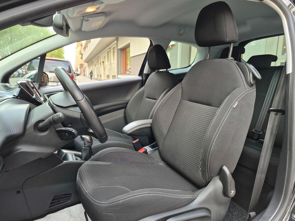 Peugeot 208 PureTech 82 3 porte Allure