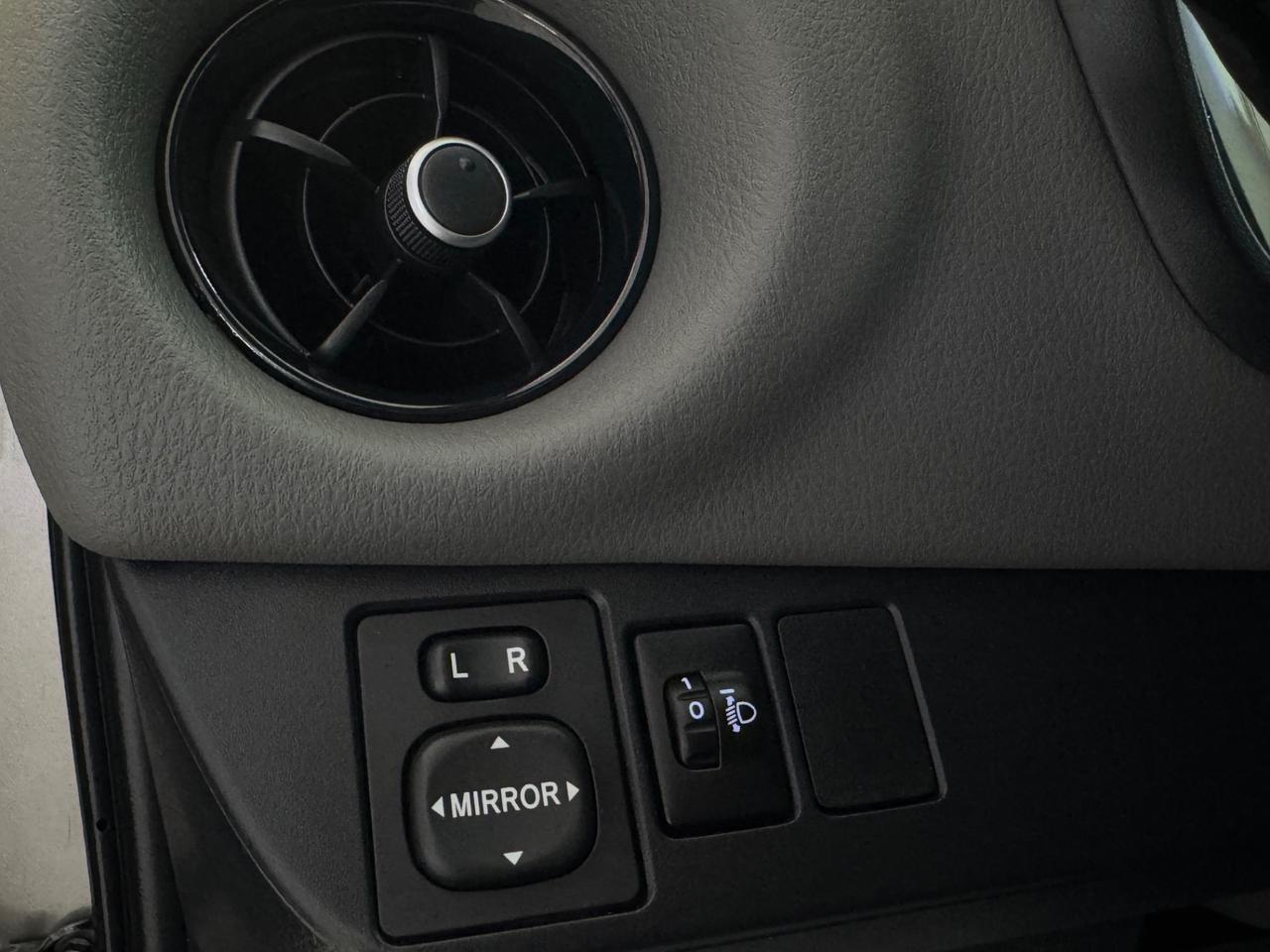 Toyota Yaris Hybrid Lounge Full Optional