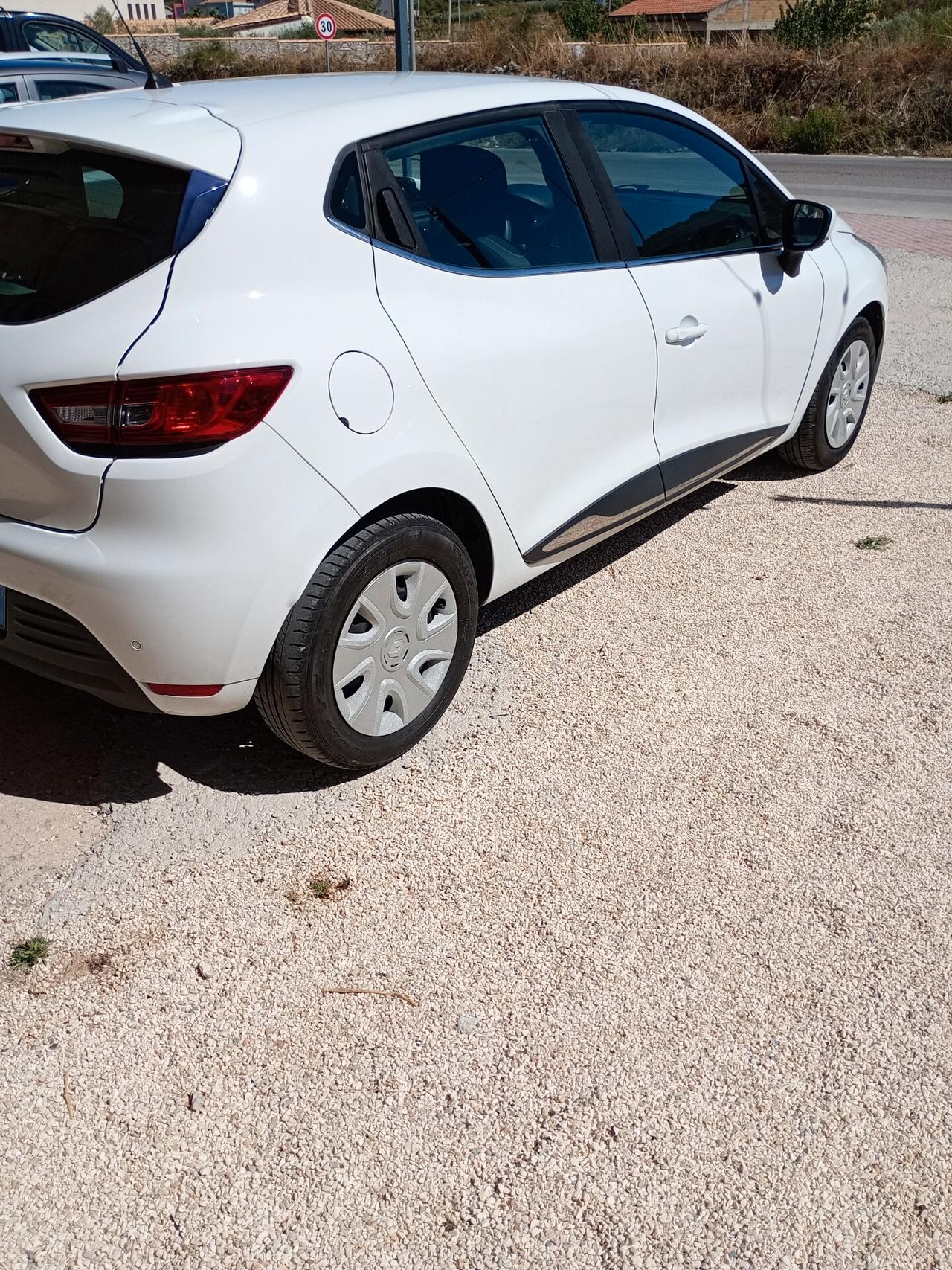 Renault Clio dCi 8V 75 CV 5 porte Duel