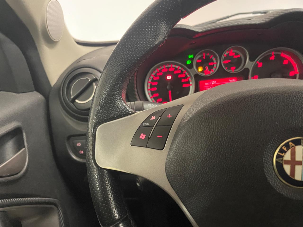 Alfa Romeo MiTo 1.6 JTDm-2 S&S Distinctive Sport Pack