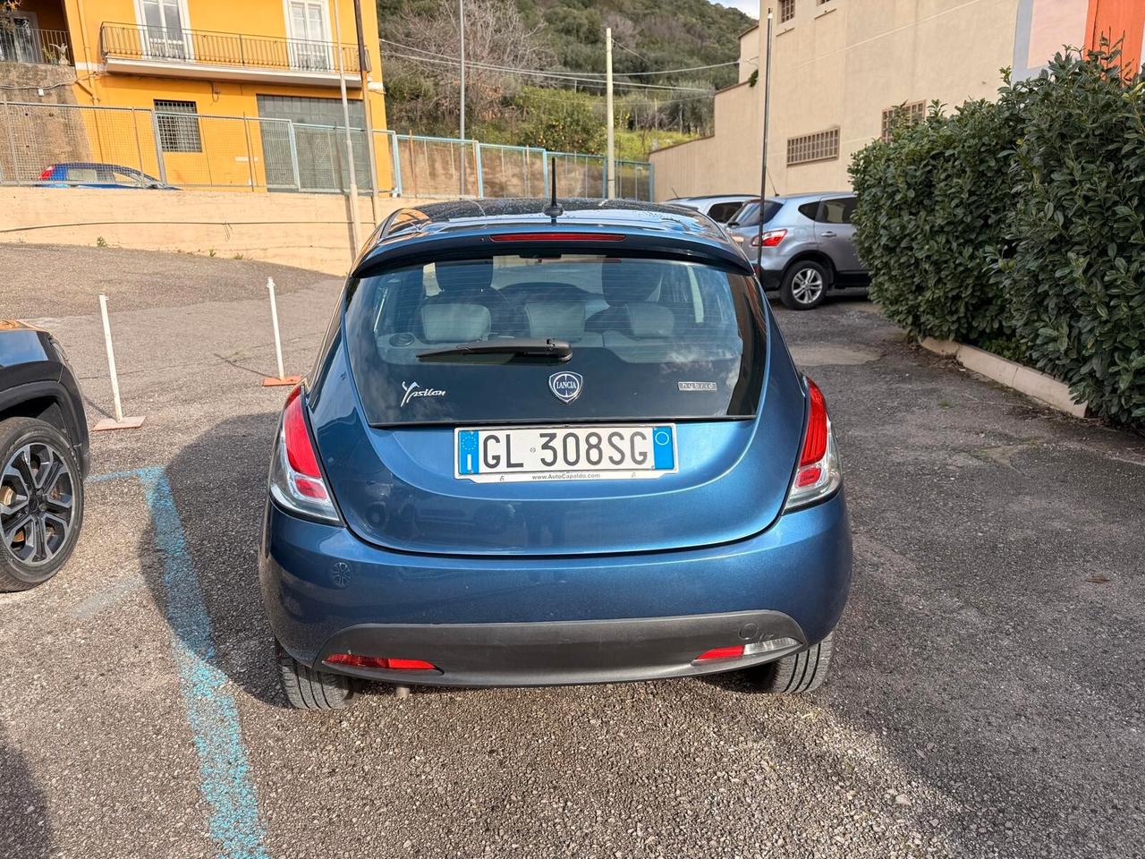 Lancia Ypsilon 1.0 FireFly 5 porte S&S Hybrid Silver