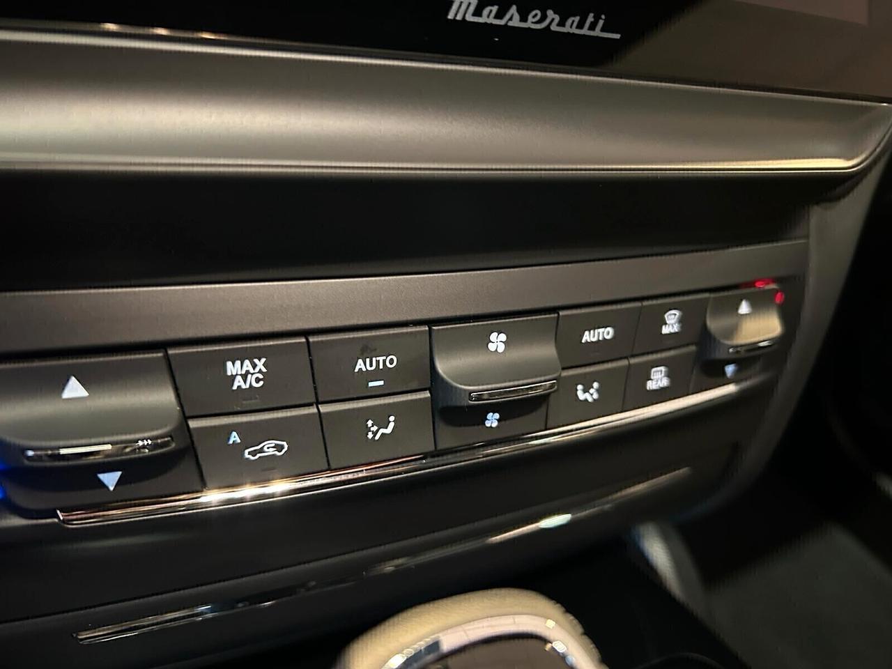 Maserati Ghibli GRANSPORT L4 330 CV MHEV 26000 km